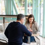 Comment se lancer dans l&rsquo;entrepreneuriat en ligne : opportunités et défis