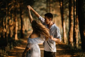 Les secrets d&rsquo;une relation amoureuse épanouie : conseils pour construire un amour durable